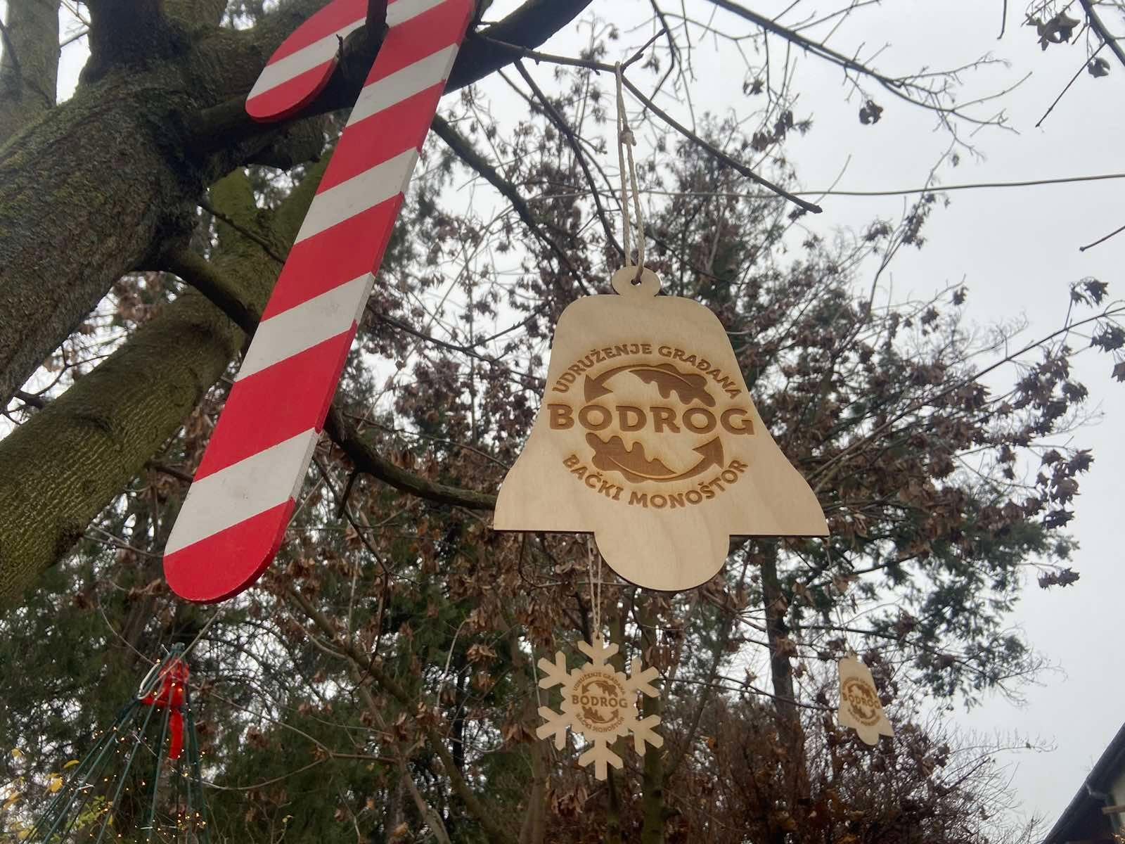 Praznici dolaze – Bački Monoštor zasijao u prazničnom ruhu